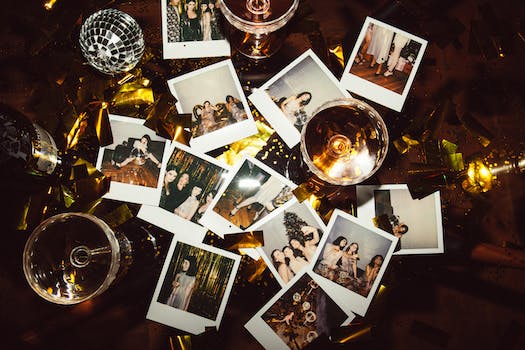 Instant Messaging with Omegle-Like Sites