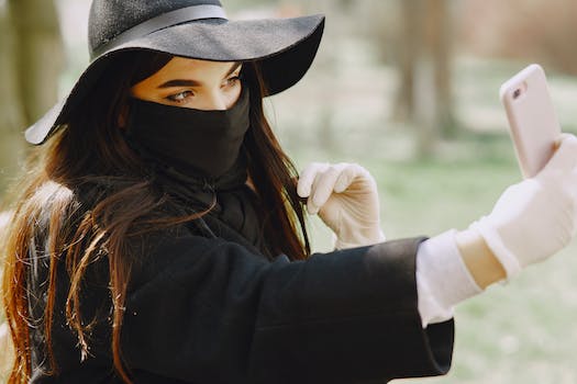 Omegle chat and the potential risks: What you need to know