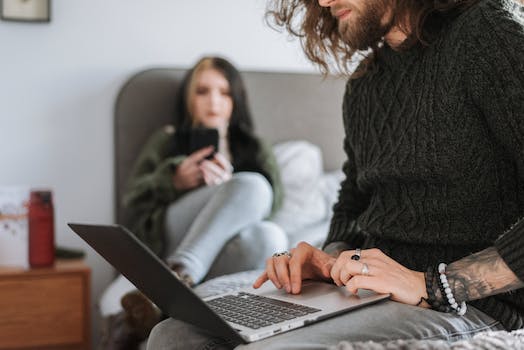 The impact of Omegle chat on long-distance relationships